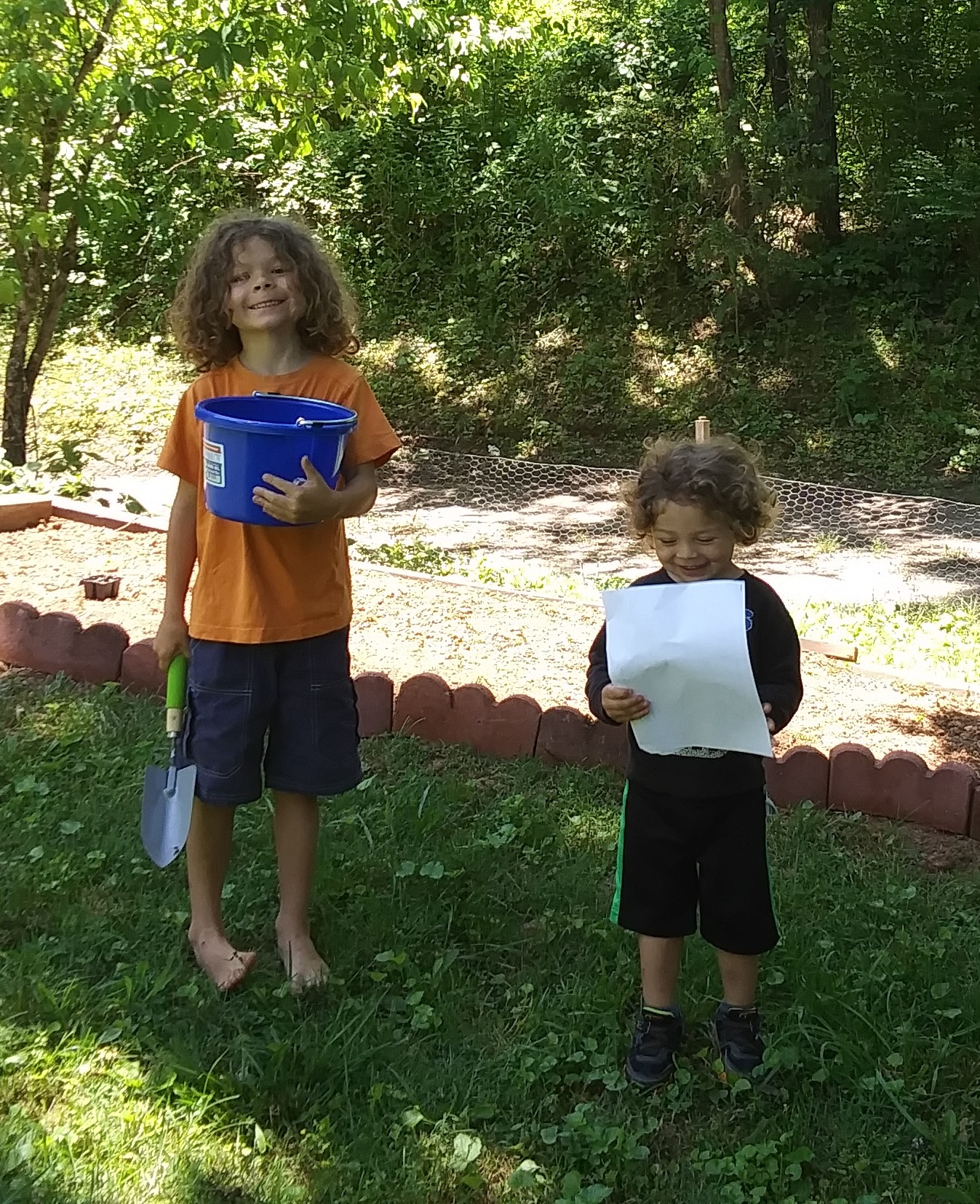 4-H Gardeners with their kits.